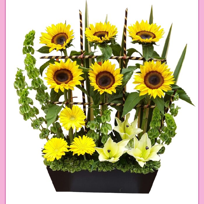 Arreglo girasoles con margaritas y lilis