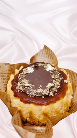 4” Inch Burnt Basque Cheesecake (Toppings Only) 