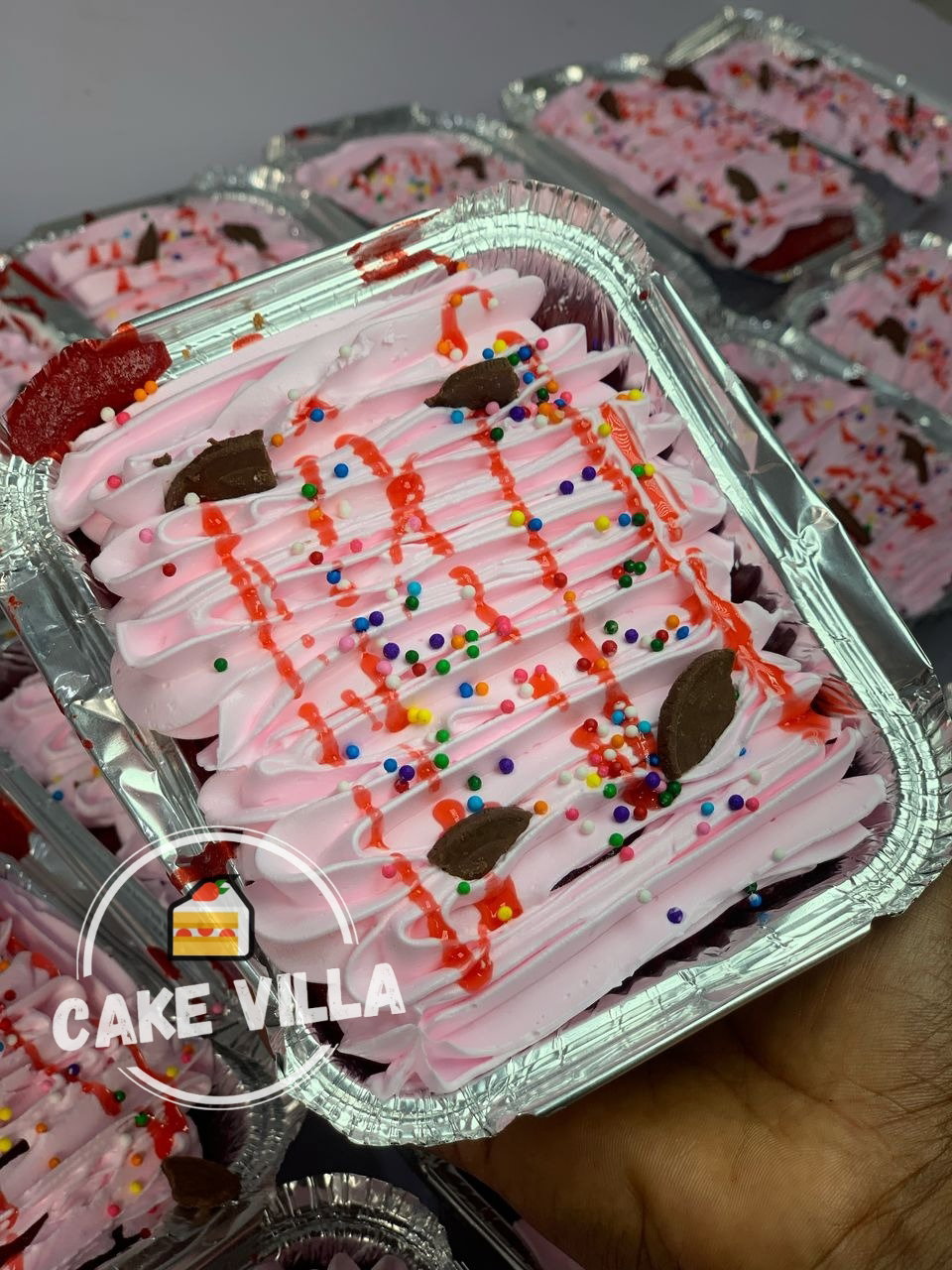 Red Velvet Foil Cake w Whipped Cream_0