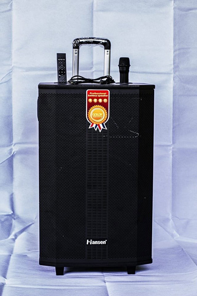 Coluna Amplificada Portátil Hiansen com Microfone
