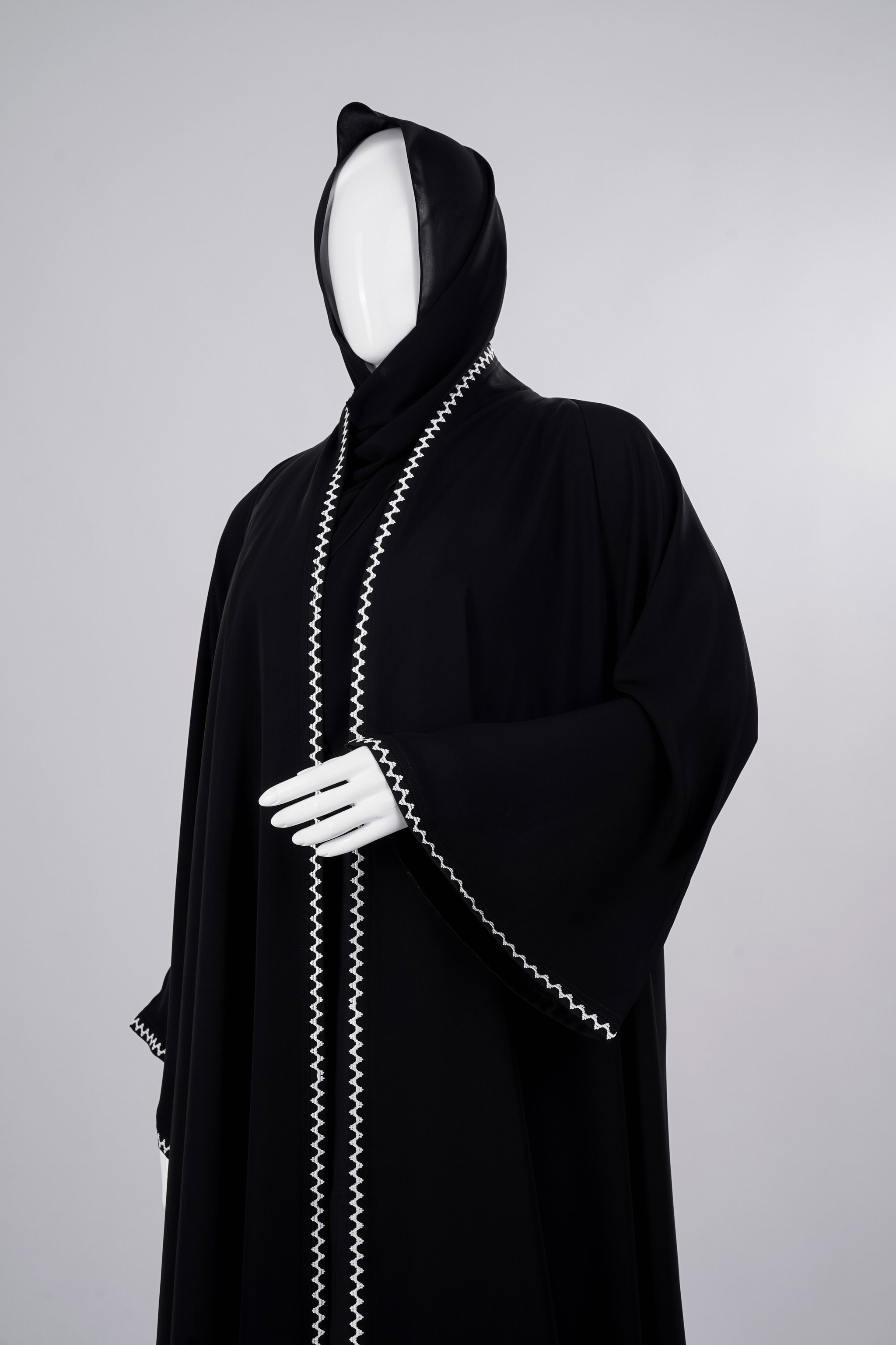 White Zigzag Edge Premium Black Abaya_2