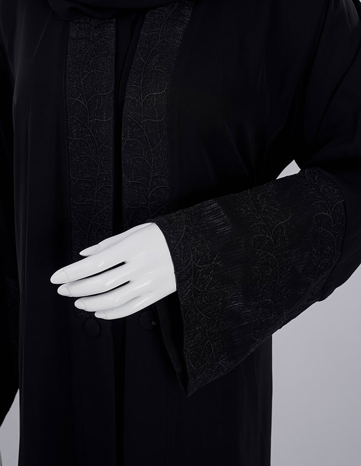 Noir Classic Embroidered Abaya_1