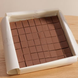 Hanoverian Caramel Chocolate Box