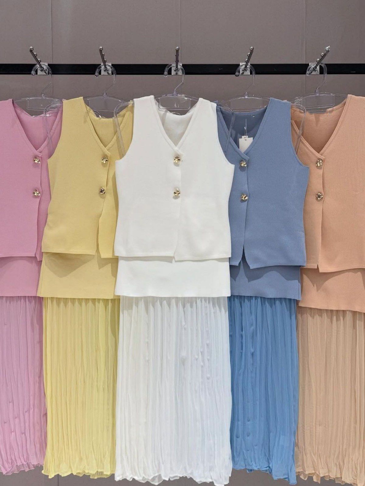 Conjunto de Hilo Frio con Falda Plisada_5