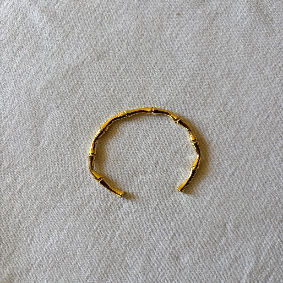 Lucent Bangle