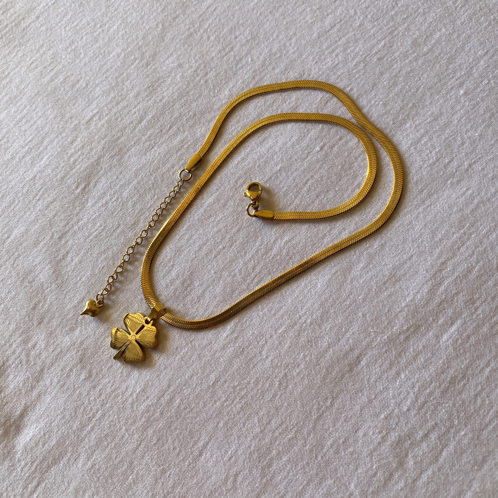 Quatre Fleur Necklace_0