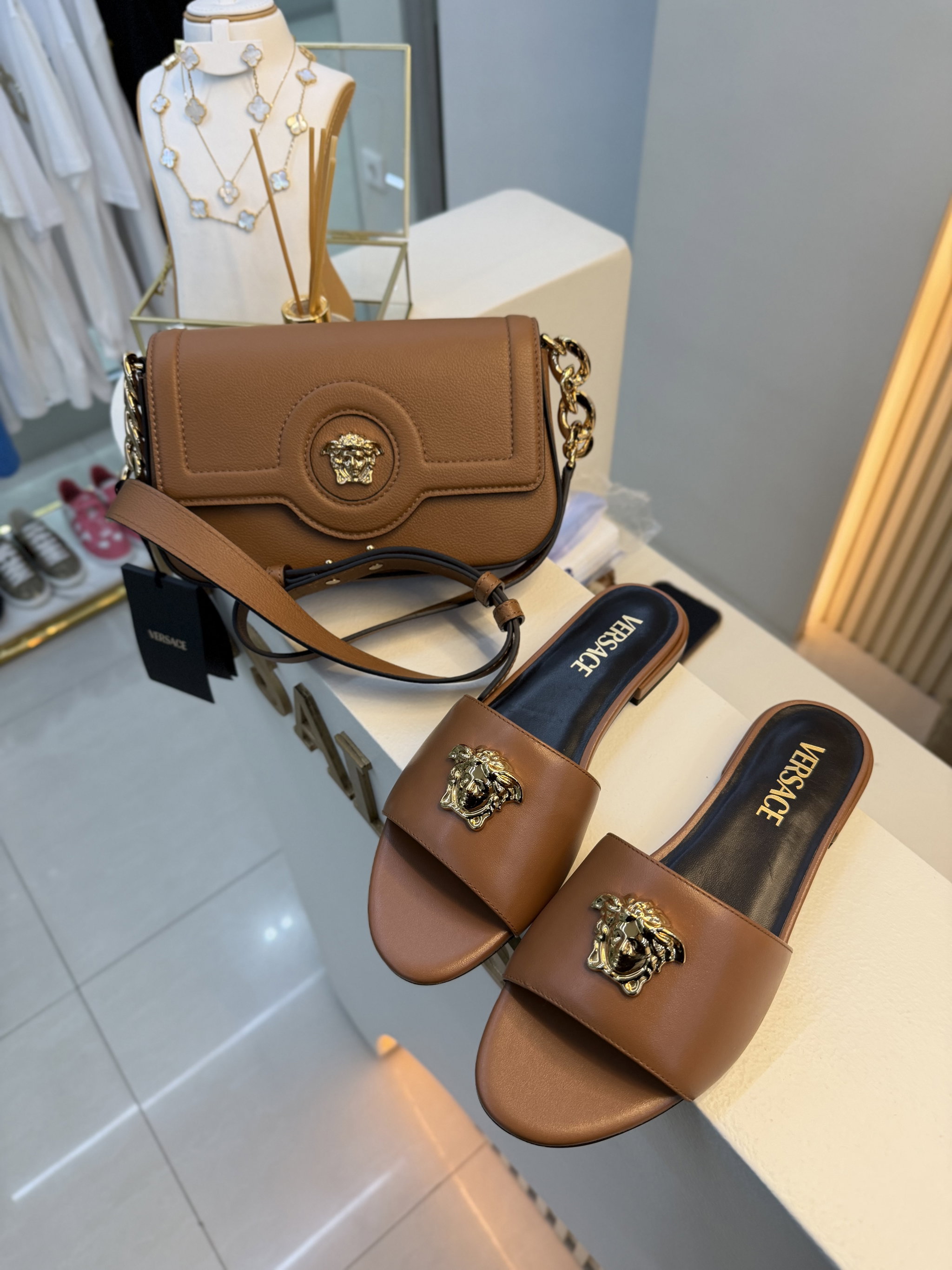 Bolsa média Versace lá medusa _7