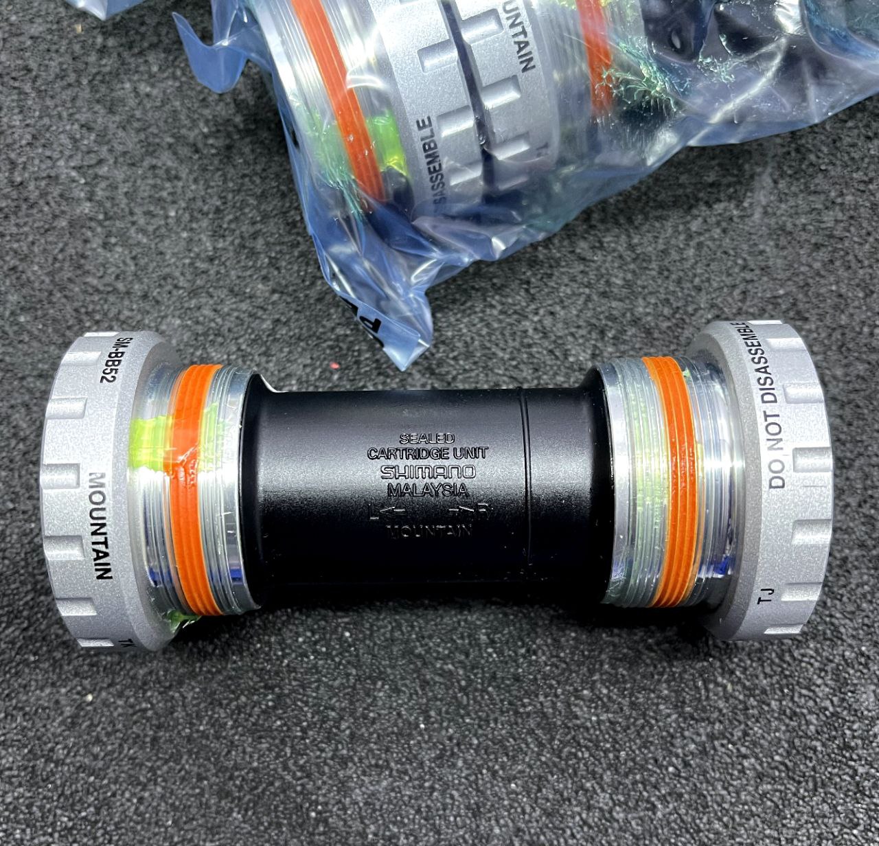 Shimano Deore SM-BB52 Hollowtech II Bottom Bracket_0