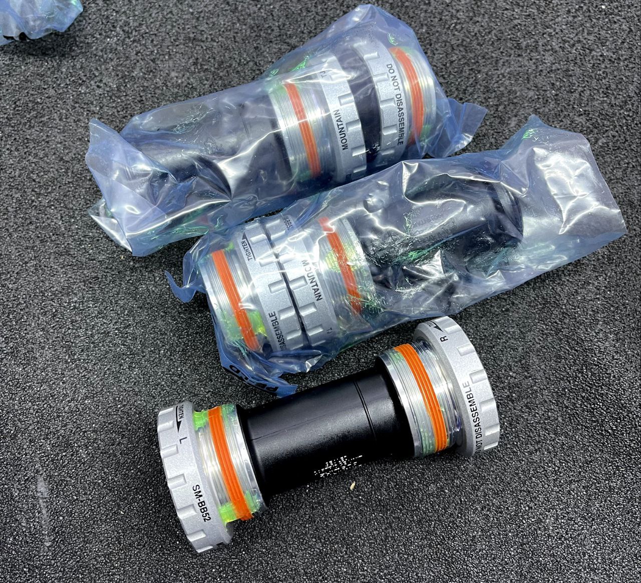 Shimano Deore SM-BB52 Hollowtech II Bottom Bracket_4