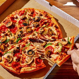 PIZZA DELUXE MEGA 