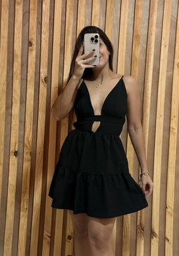 Vestido corto negro 