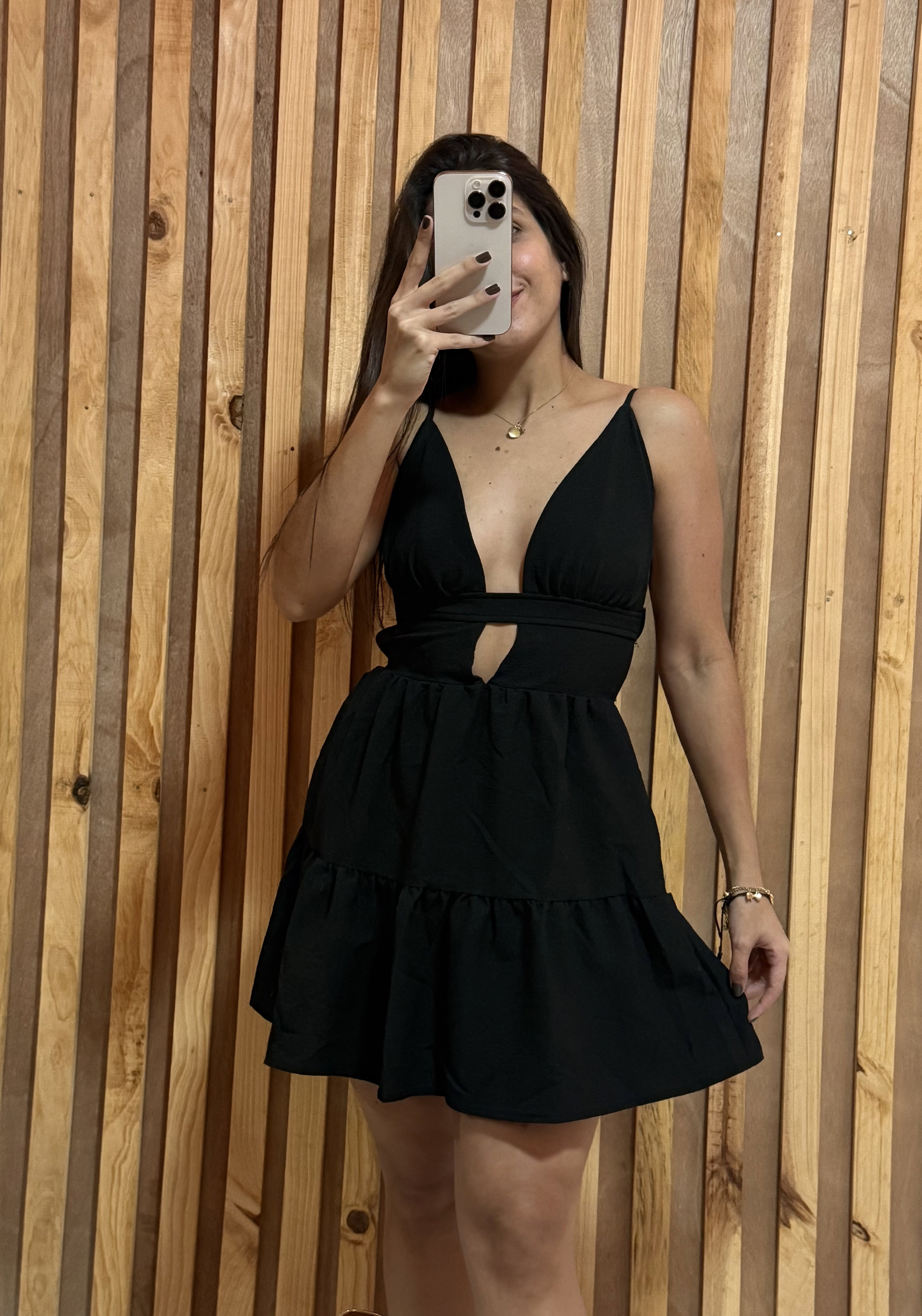 Vestido corto negro