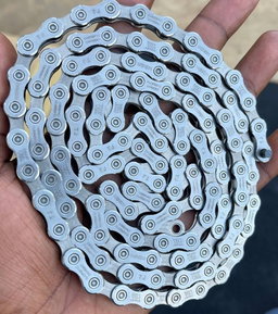 SHIMANO HG601-11 (11-Speed SIL-TEC Chain)
