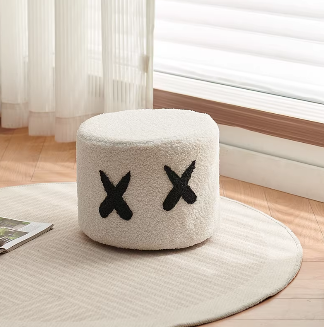10700093 - BIG EYES LOW STOOL_1