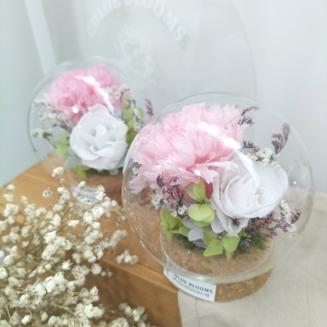 Mother's Day Carnations Round Glass