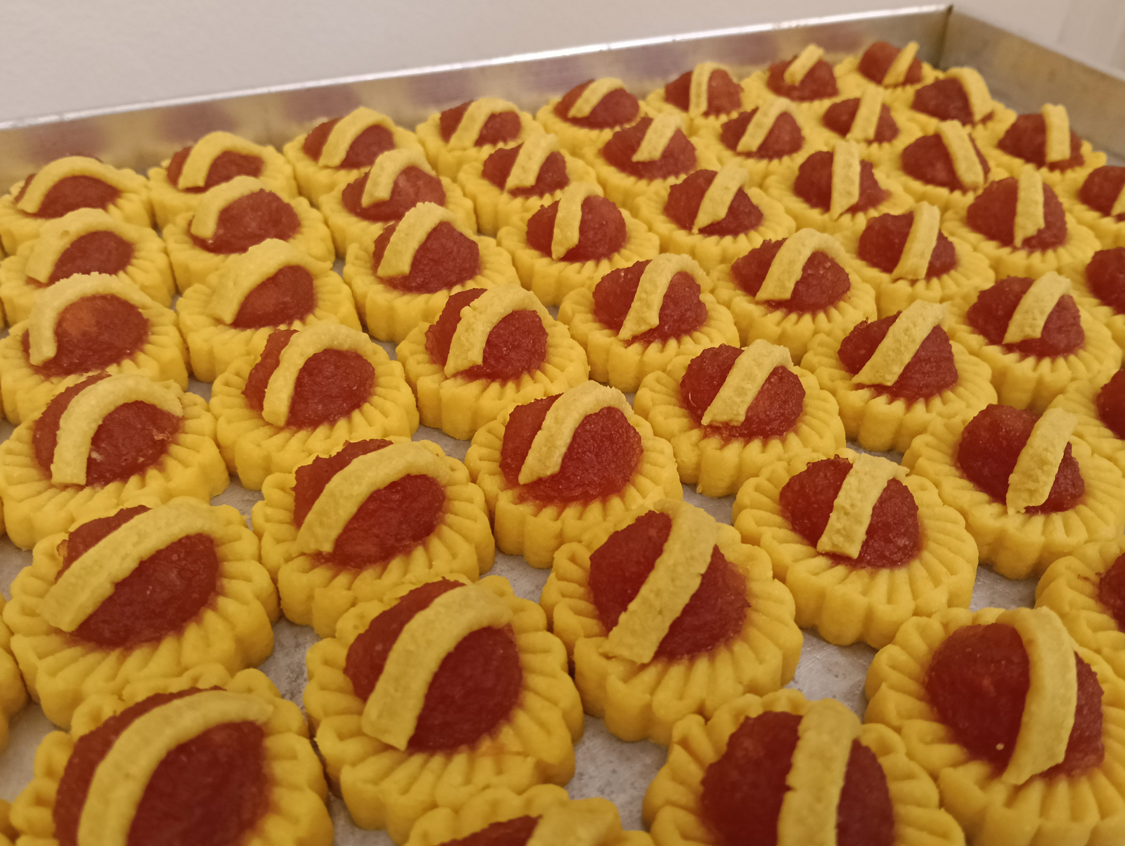 Pineapple tarts 