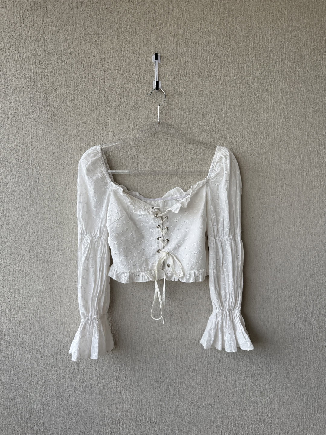 Blusa blanca mangas largas