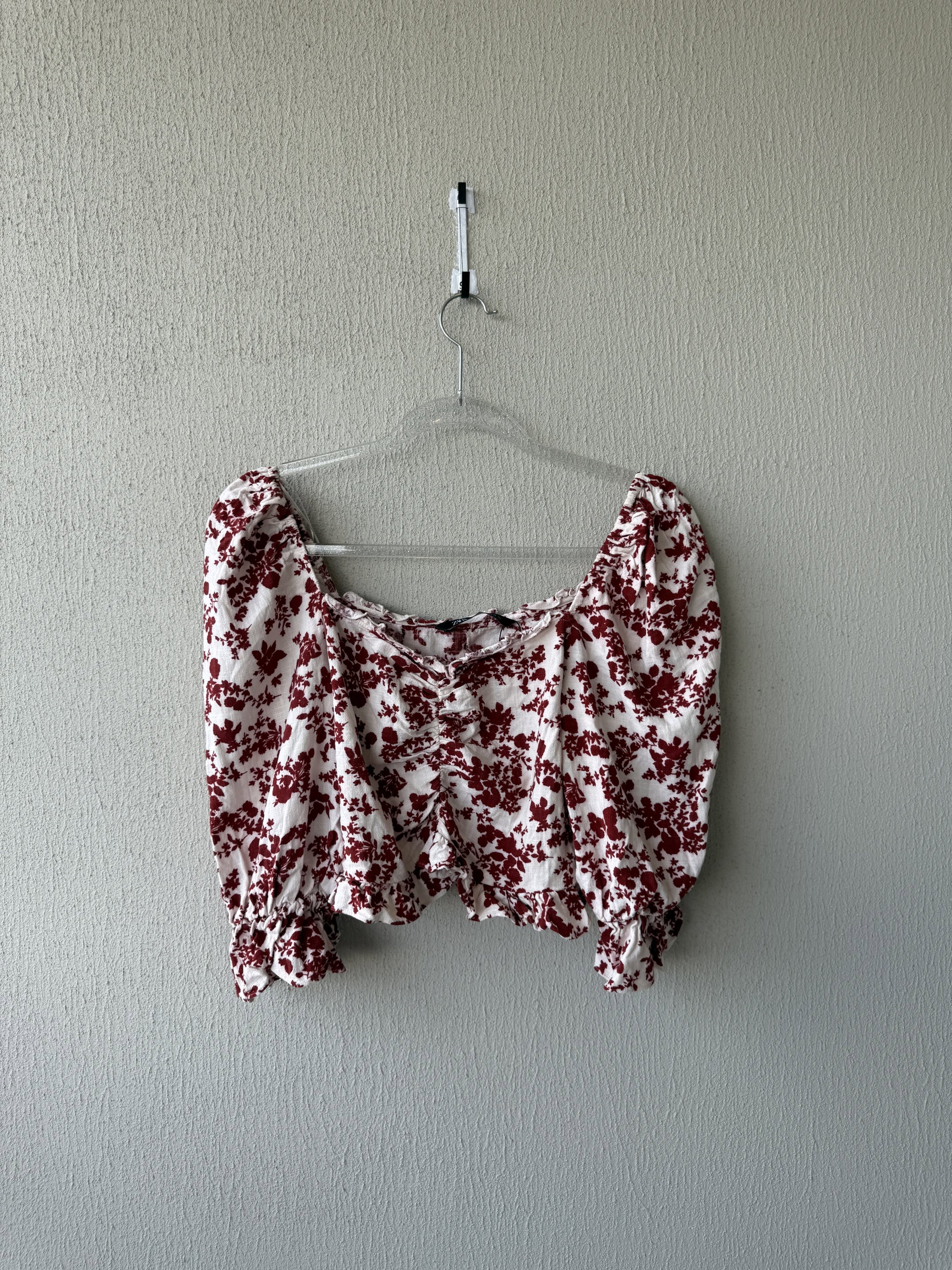 Blusa Crop Top Zara - Estampa Floral y Estilo Romántico_1