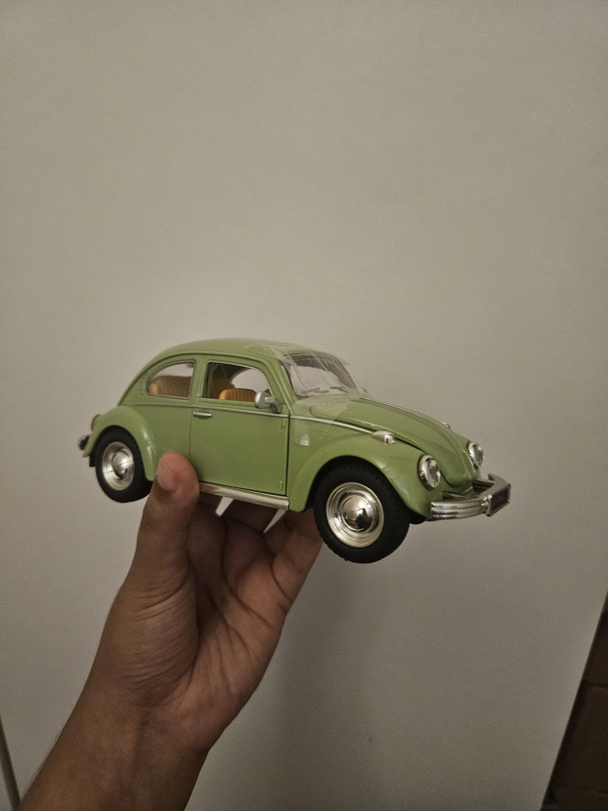 Light up pull back beetle with sound - green_0