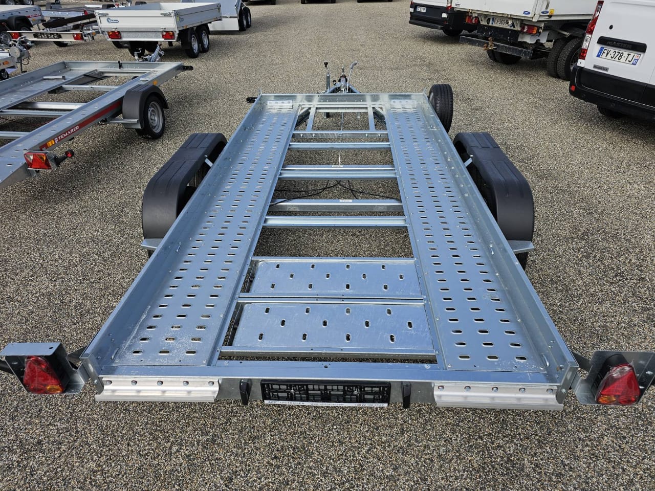 Remolque basculante para transporte de coches – Car Flat 4018 (2 t)_1