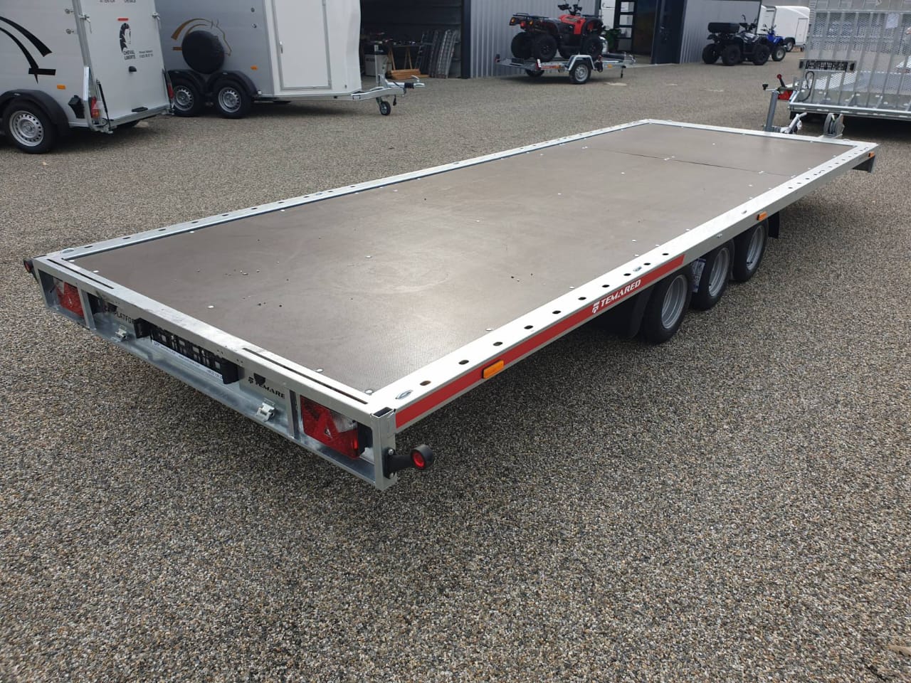 Remolque para transporte de coches Temared Carplatform 6021S/3 – 3 ejes_1