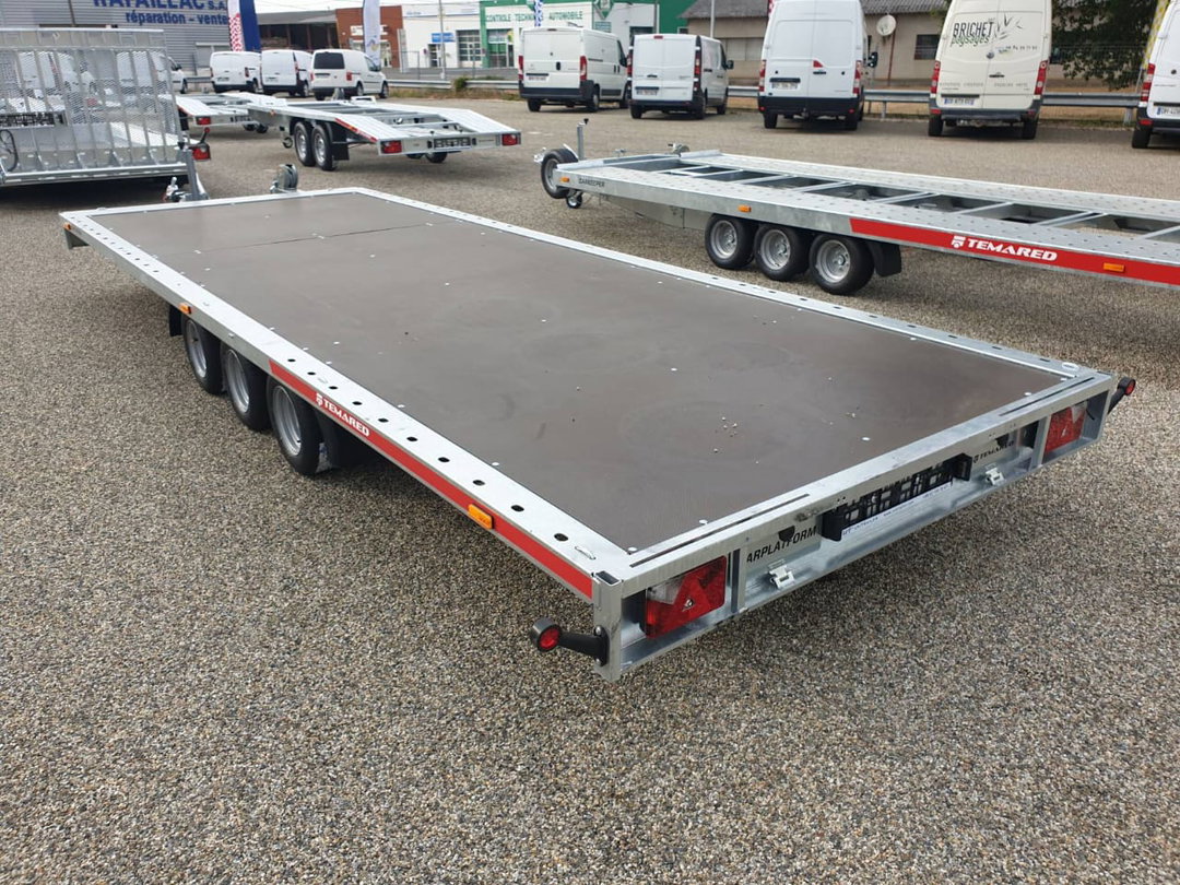 Remolque para transporte de coches Temared Carplatform 6021S/3 – 3 ejes