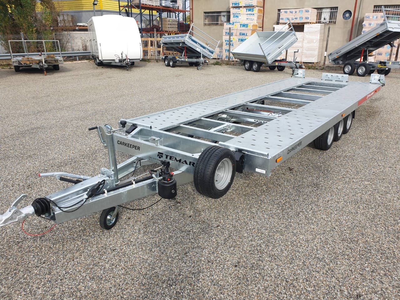 Remolque para transporte de coches Temared Carkeeper New 5820 – 3 ejes, plataforma basculante_5