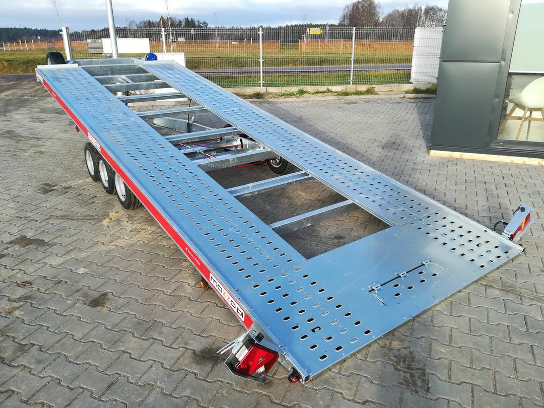 Remolque para transporte de coches Temared Carkeeper New 5820 – 3 ejes, plataforma basculante