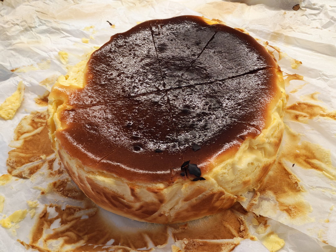 Burnt Cheese Cake (per slice)(Matcha flavour) 