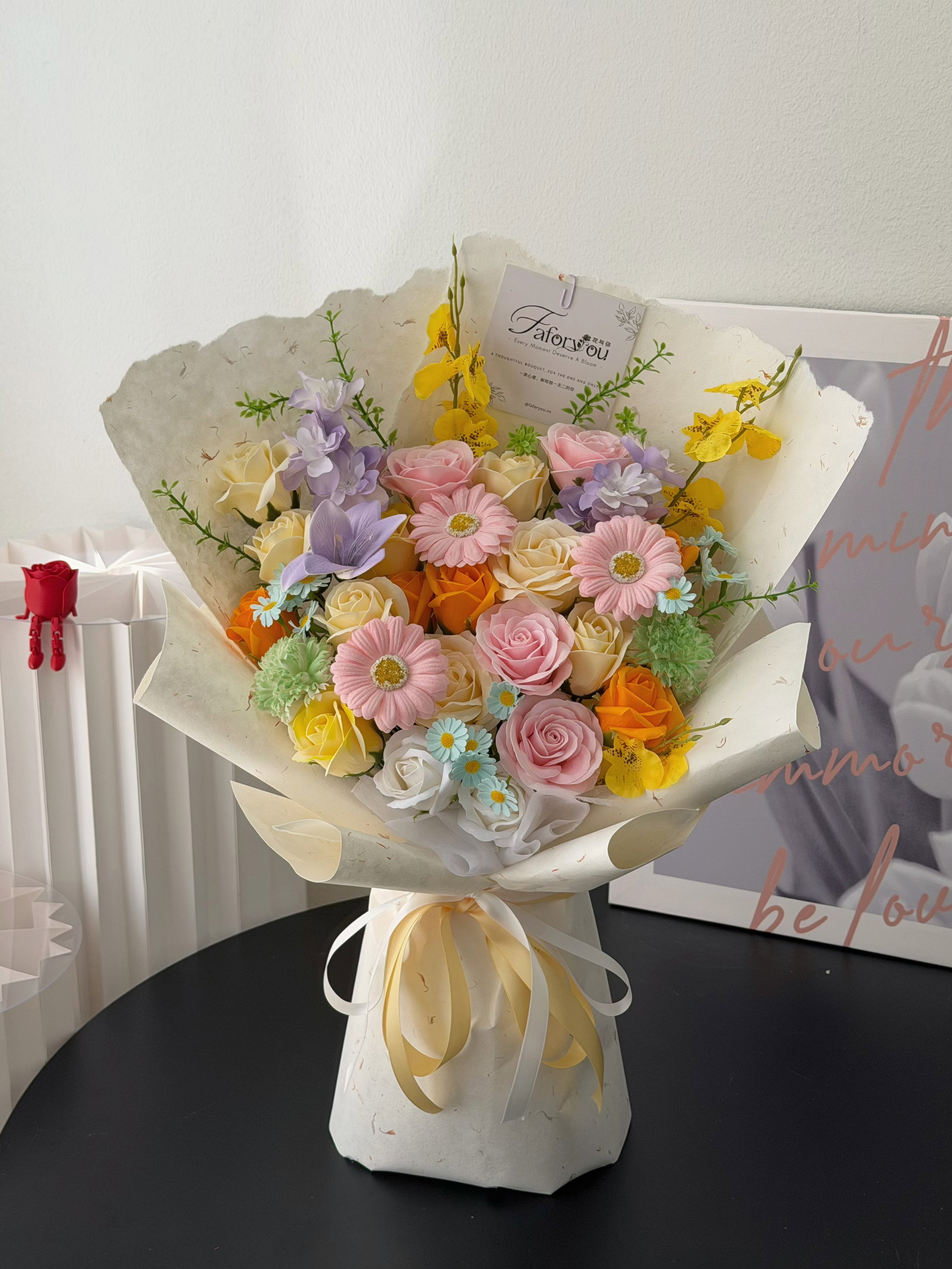 Light Bloom Soap Flower Bouquet _2