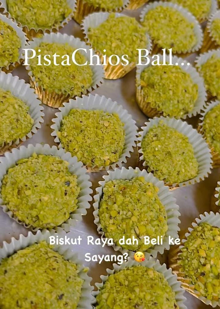 Rich Pistachios Rocher_0