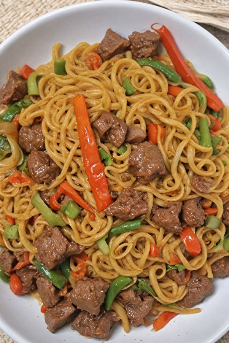 Beef stir fry noodles with Vegetables _0