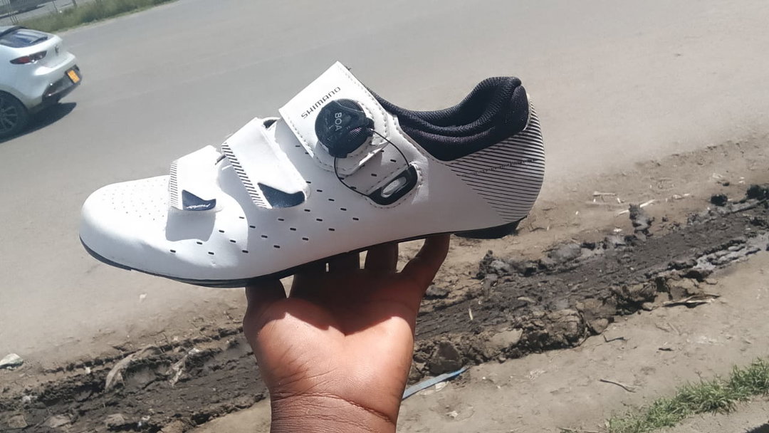 Shimano RP4 Road Cycling Shoes – White (Size 43)