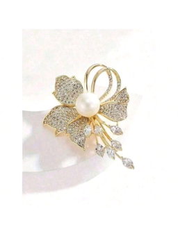 Broche fleur de prestige – Perle nacrée & cristaux scintillants