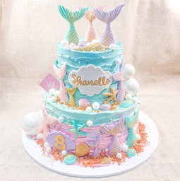 Pearl Seashell Luxe Cake