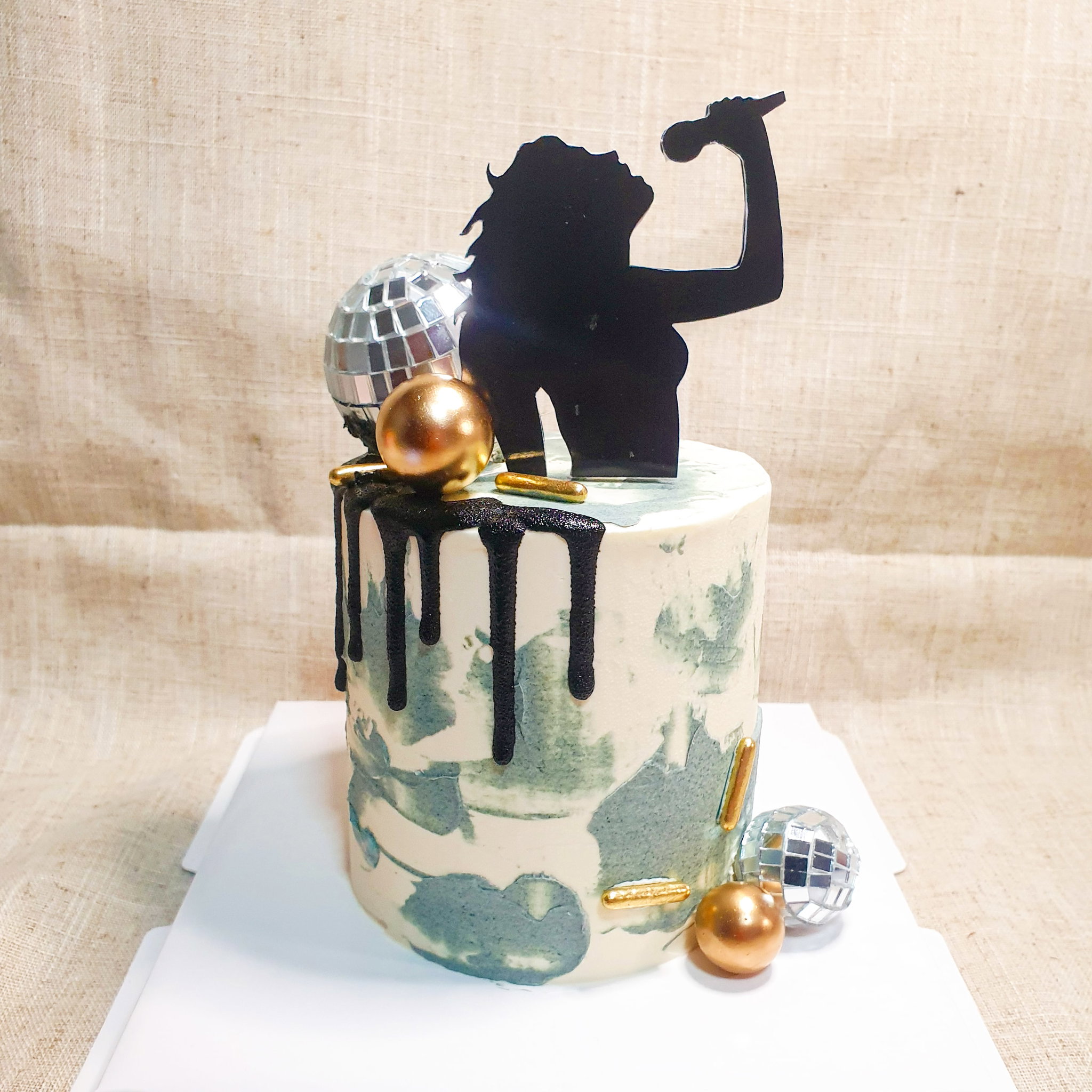 Diva Karaoke Night Cake_0