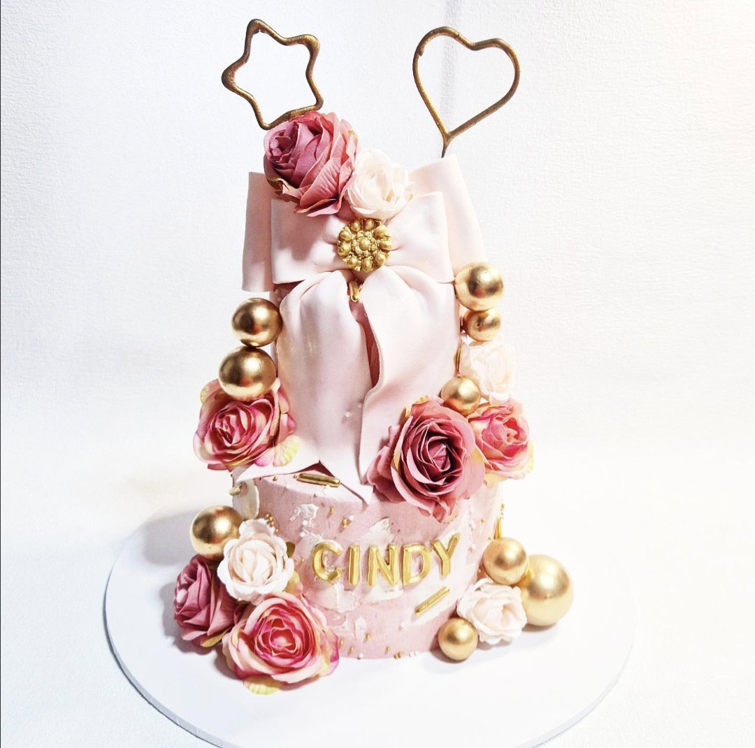 Romantic Pink & Gold Floral Luxe Cake