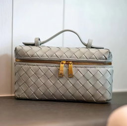7012 - Woven Vanity Bag 