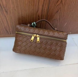 7012 - Woven Vanity Bag 