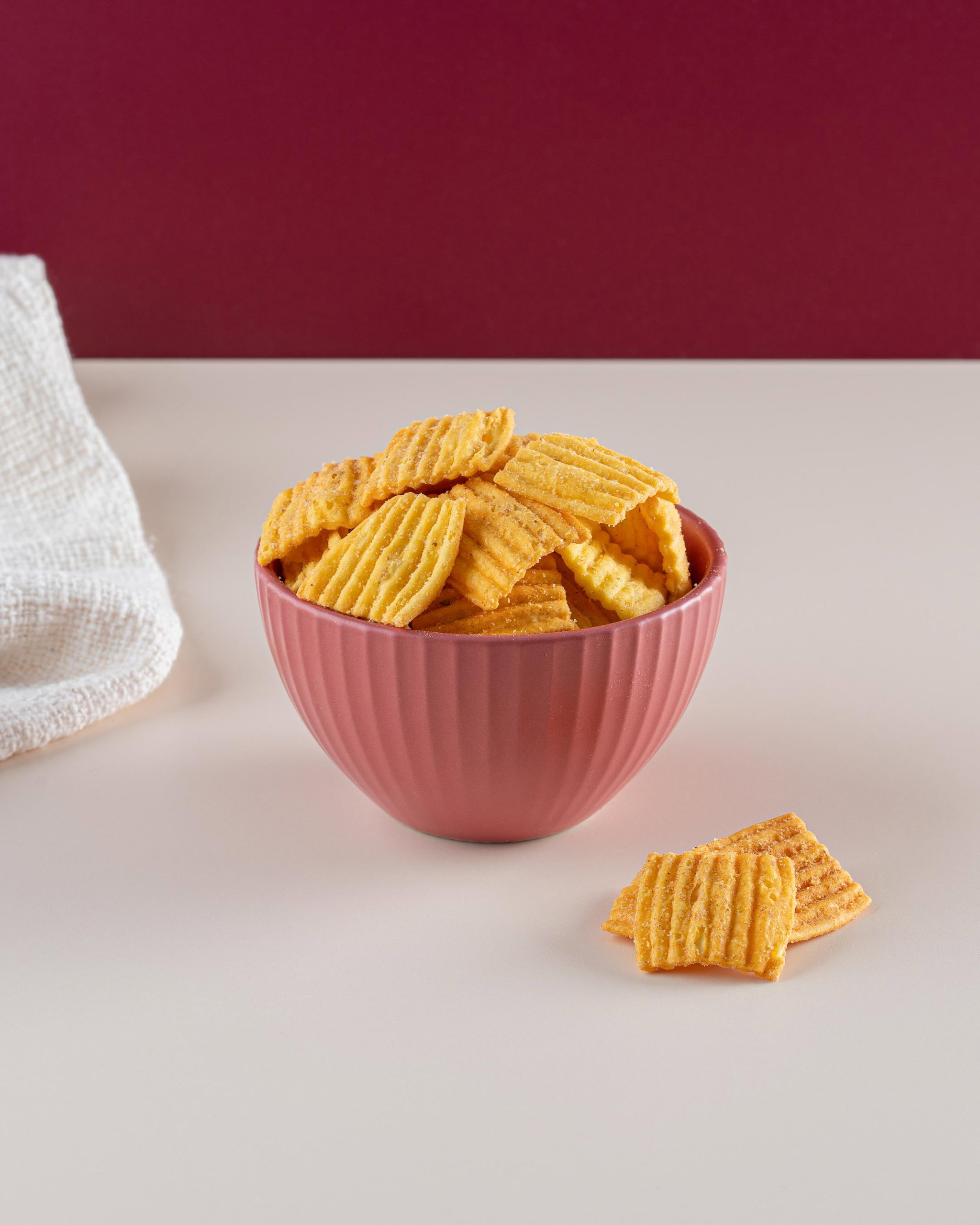 شيبس هوم سناك (Home Snack Chips Tomato Spicy / 1000g)_0