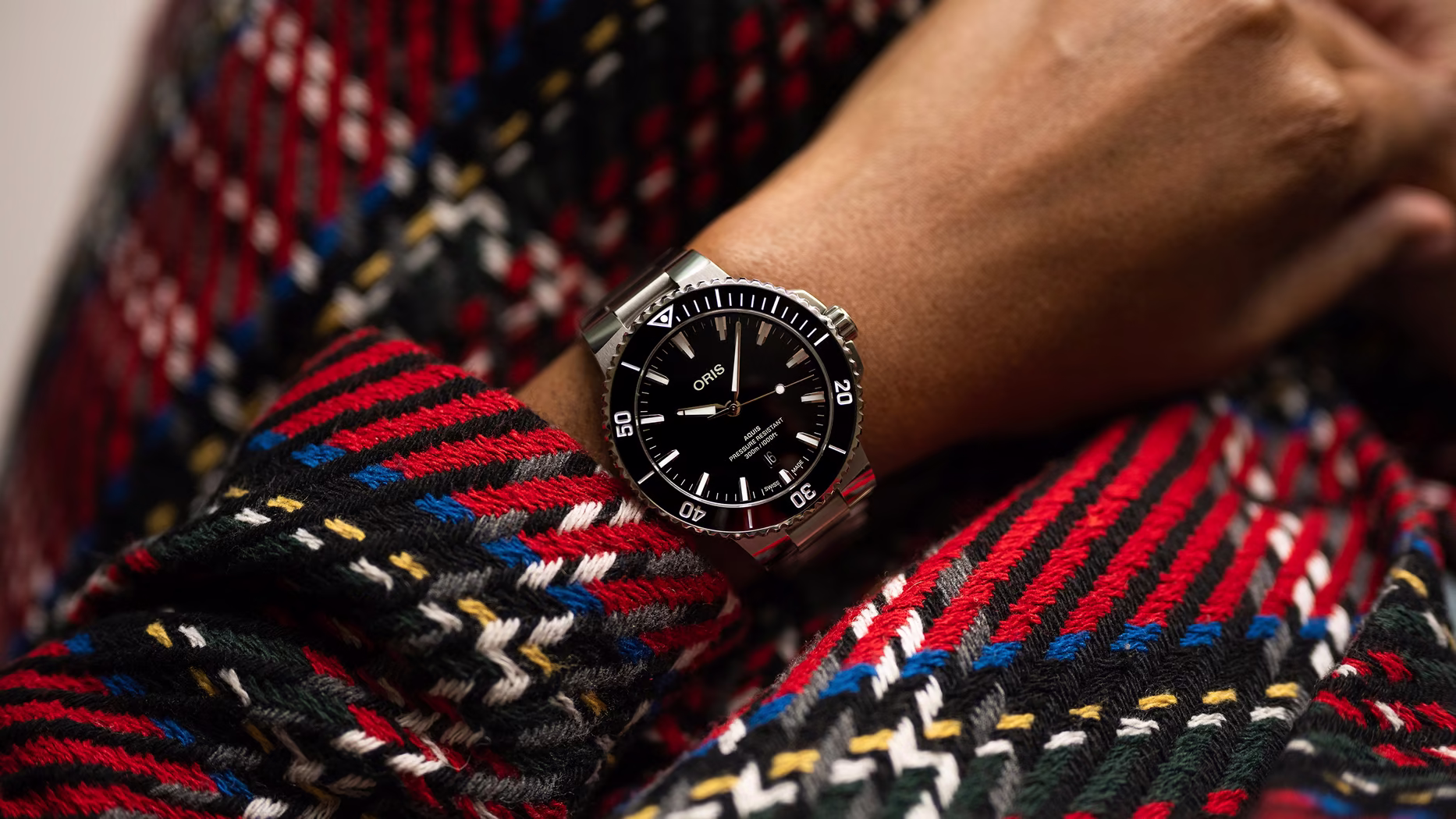 Aquis Date BLACK_2