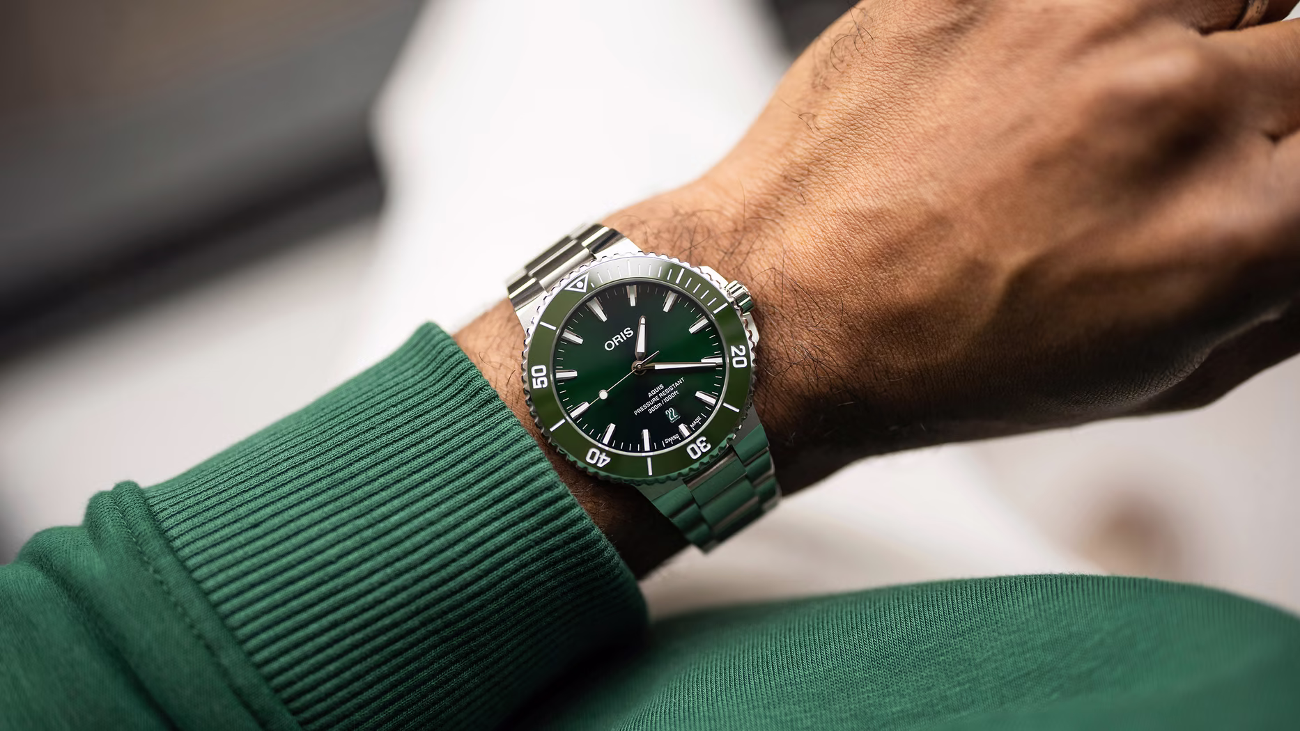Aquis Date Green