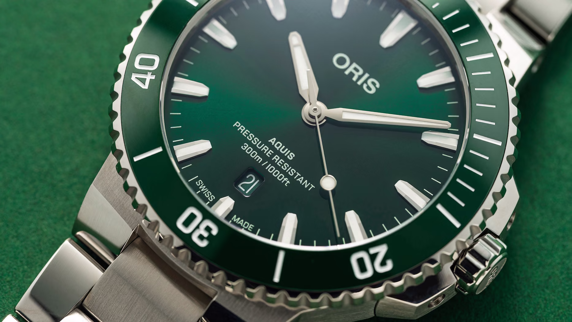Aquis Date Green_2