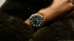 Aquis Date Green