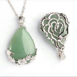 Green aventurine pendant 