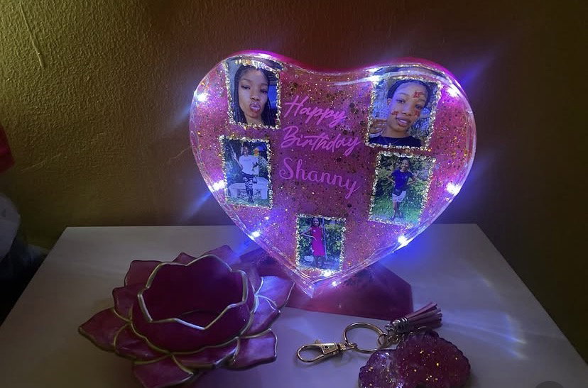 Single Heart Frame