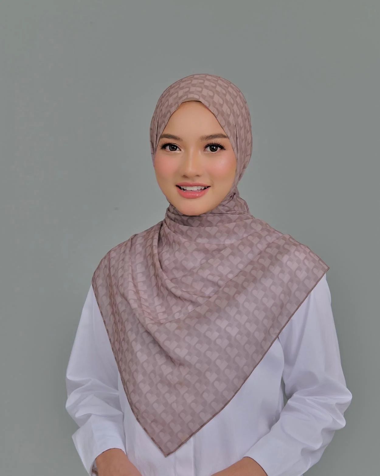 Monogram Signature Shawl_5