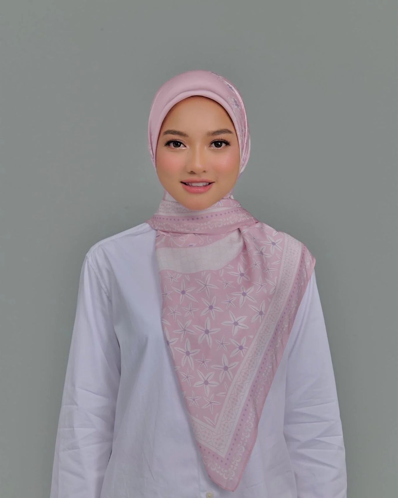 Demure Square_2