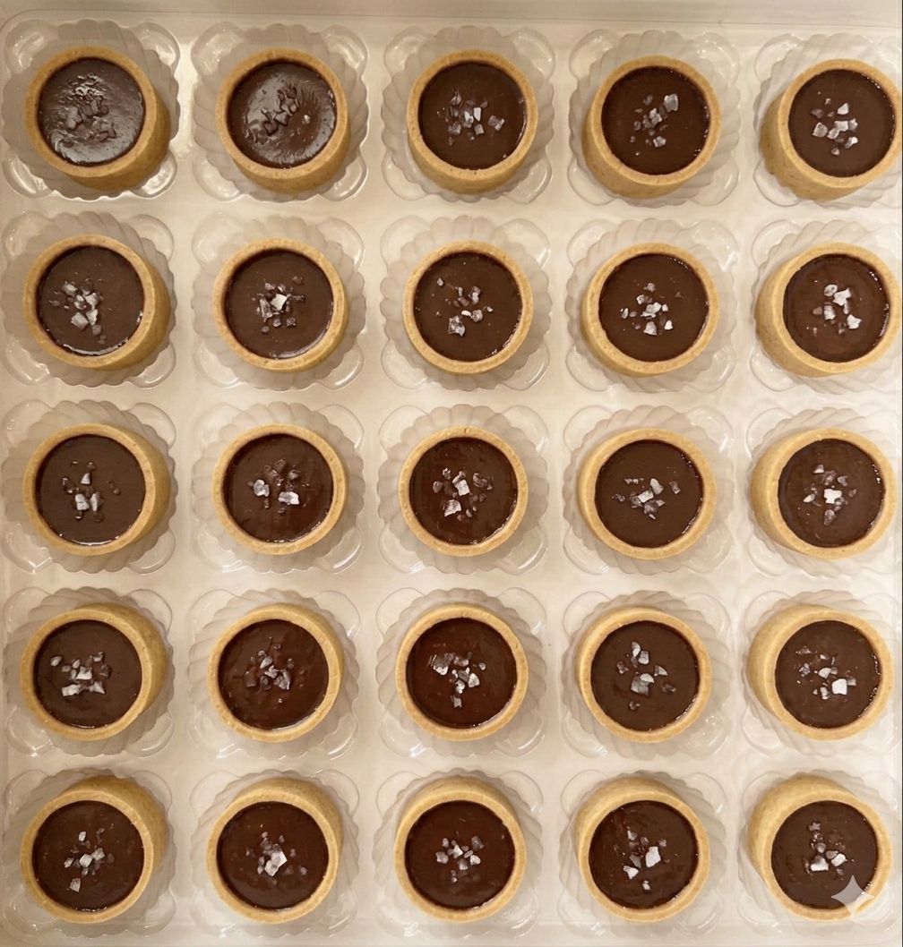 Sea Salt Valrhona Chocolate Tartlets (25 pcs)