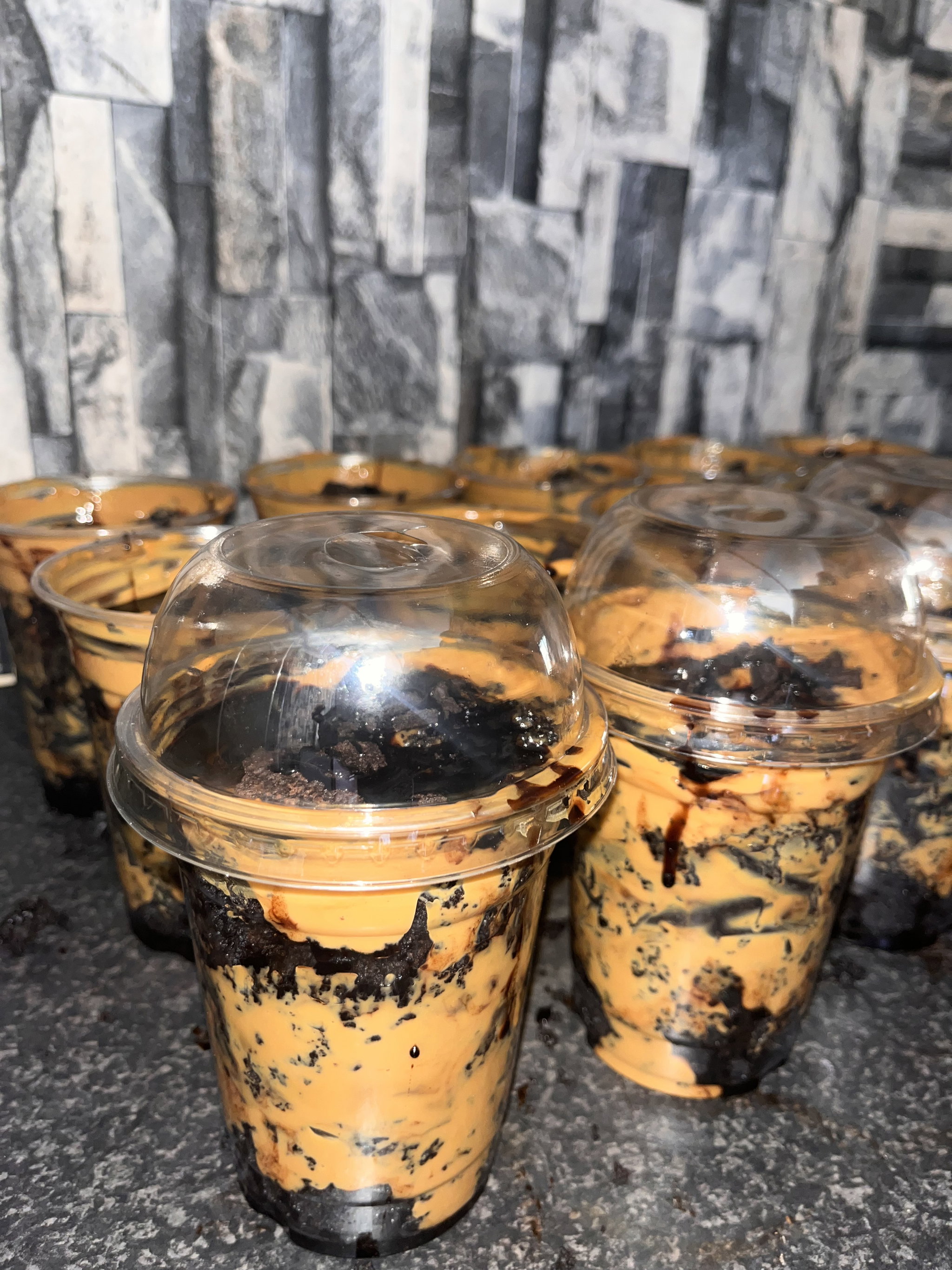 Oreo - coated chocolate caramel parfait cups_2